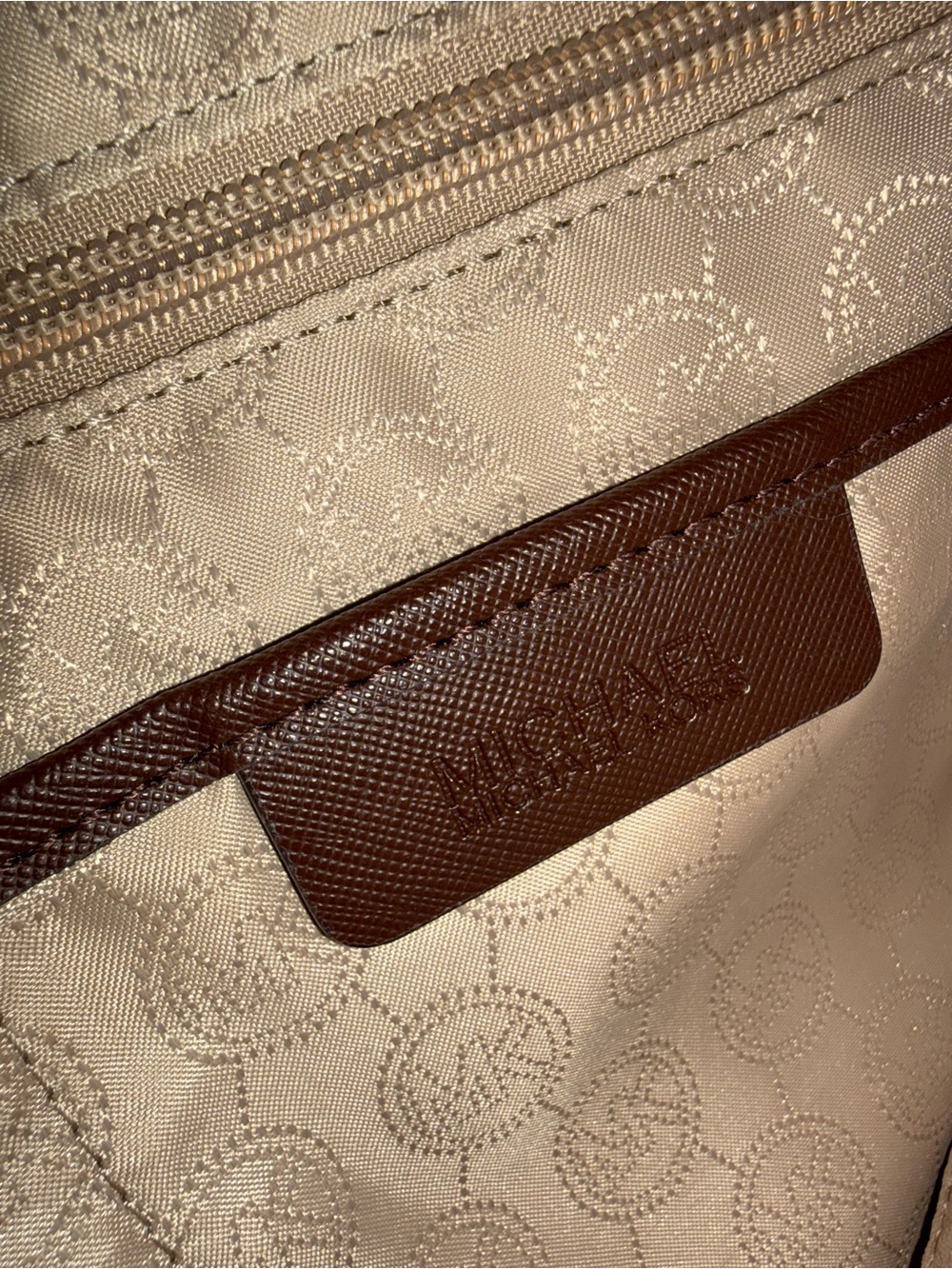 💥MOVING SALE💥Michael Kors Kempton Signature Large Pocket Crossbody. NWOT - Picture 2 of 13